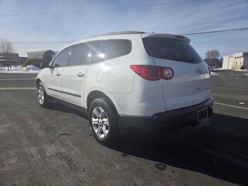 2010 Chevrolet Traverse LS