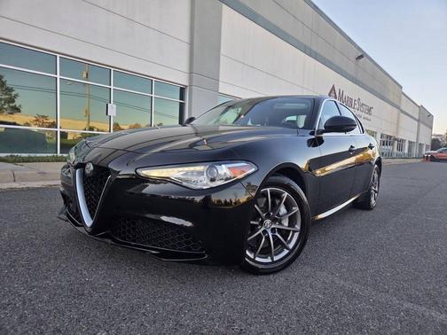 Alfa Black 2018 Alfa Romeo Giulia Sport