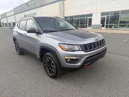 Gray 2021 Jeep Compass Trailhawk