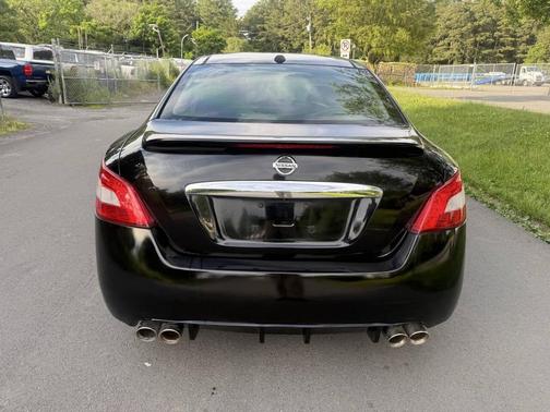 Black 2011 Nissan Maxima SV