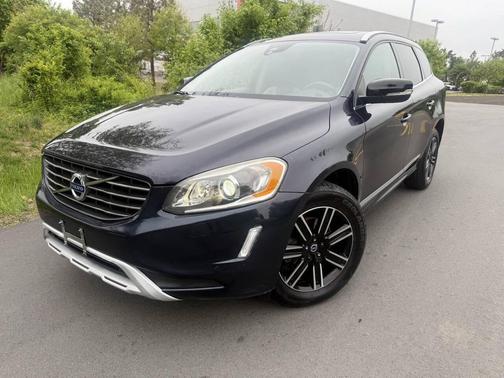 Blue 2017 Volvo XC60 T5 Dynamic