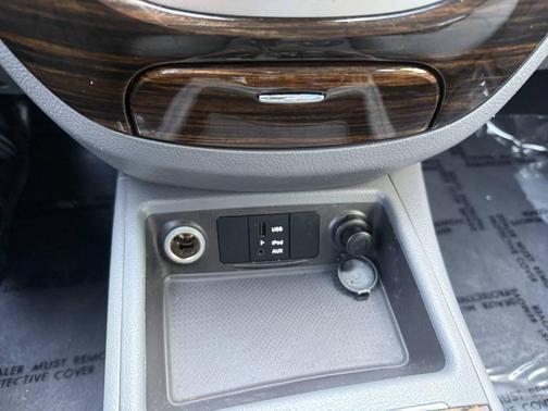 Pearl White 2010 Hyundai SANTA FE GLS