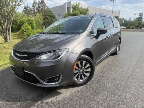 Granite Crystal Metallic Clearcoat 2020 Chrysler Pacifica Touring-L Plus