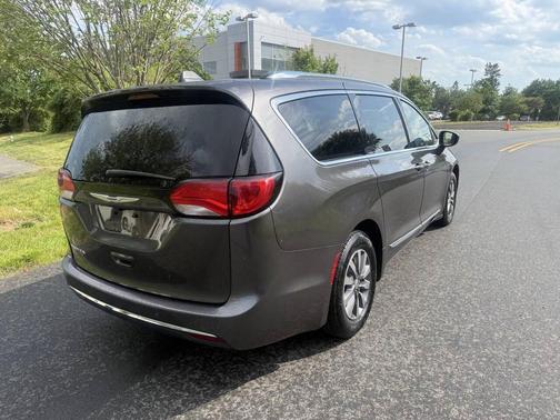 Granite Crystal Metallic Clearcoat 2020 Chrysler Pacifica Touring-L Plus