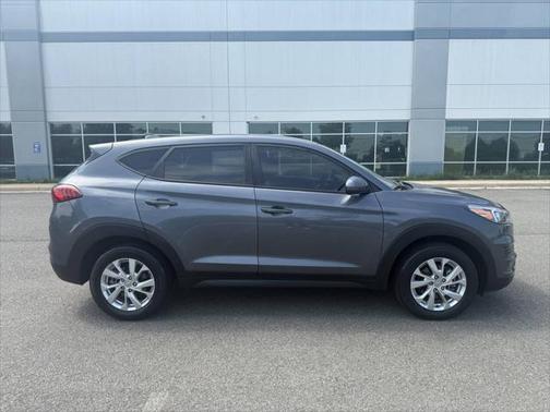 2021 Hyundai TUCSON SE