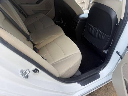 Snow White Pearl 2013 Kia Optima Hybrid LX