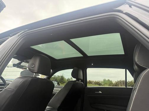 2020 Volkswagen Atlas Cross Sport 3.6L V6 SE w/Technology R-Line