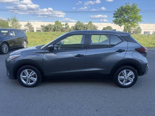 Gun Metallic 2023 Nissan Kicks S