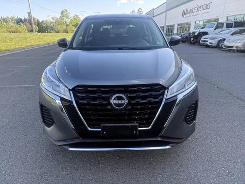 Gun Metallic 2023 Nissan Kicks S