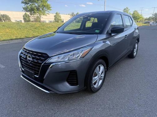 Gun Metallic 2023 Nissan Kicks S