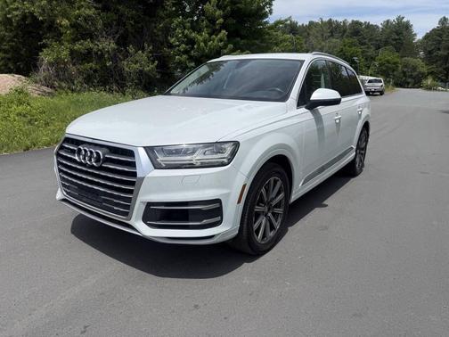 White 2019 Audi Q7 55 Premium Plus