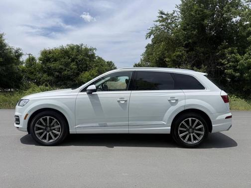 White 2019 Audi Q7 55 Premium Plus