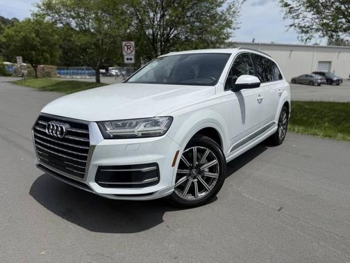 White 2019 Audi Q7 55 Premium Plus