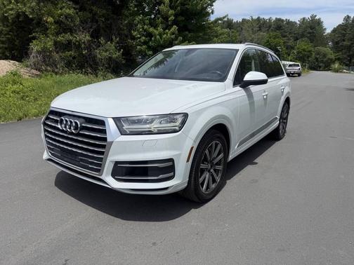 White 2019 Audi Q7 55 Premium Plus