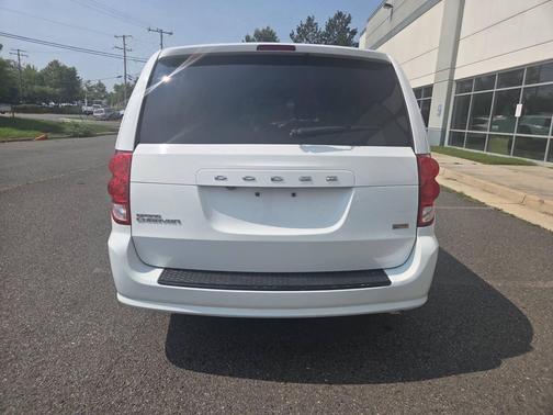 White Knuckle Clearcoat 2018 Dodge Grand Caravan SE