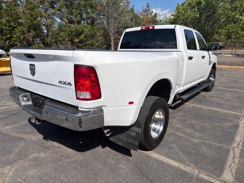 Bright White Clearcoat 2017 RAM 3500 Tradesman Crew Cab 4x4 8' Box