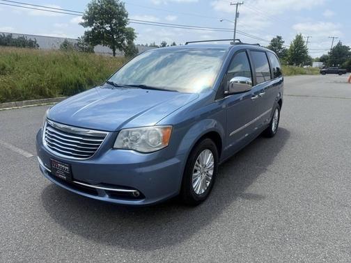 2012 Chrysler Town & Country Touring-L