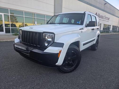 Bright White Clearcoat 2012 Jeep Liberty Sport