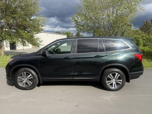 Modern Steel Metallic 2017 Honda Pilot EX-L