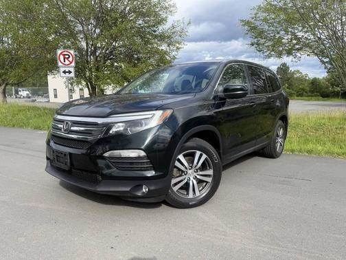 Modern Steel Metallic 2017 Honda Pilot EX-L