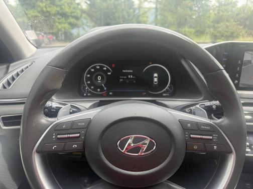 2022 Hyundai SONATA Limited