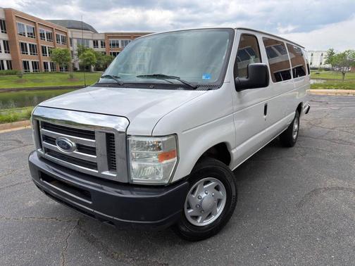 Oxford White 2010 Ford E350 Super Duty XL