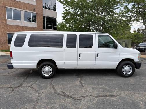 Oxford White 2010 Ford E350 Super Duty XL