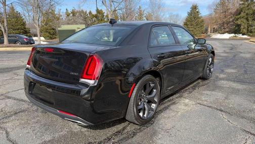 2021 Chrysler 300 Touring