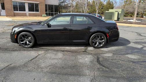 2021 Chrysler 300 Touring