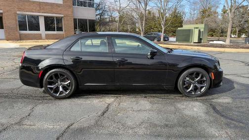 2021 Chrysler 300 Touring