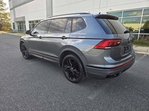 2022 Volkswagen Tiguan 2.0T SE R-Line Black 4MOTION