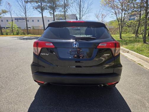 Crystal Black Pearl 2016 Honda HR-V EX