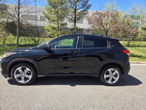 Crystal Black Pearl 2016 Honda HR-V EX