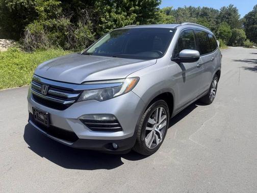 Blue 2017 Honda Pilot Elite