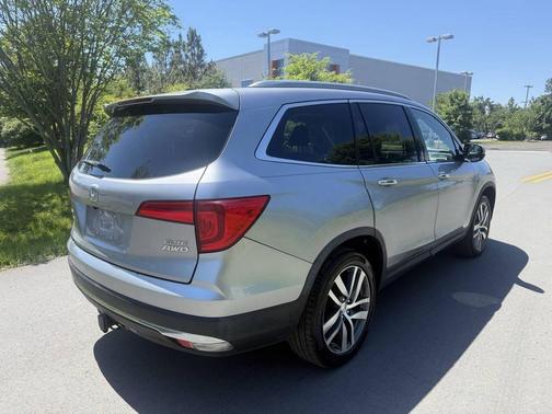 Blue 2017 Honda Pilot Elite