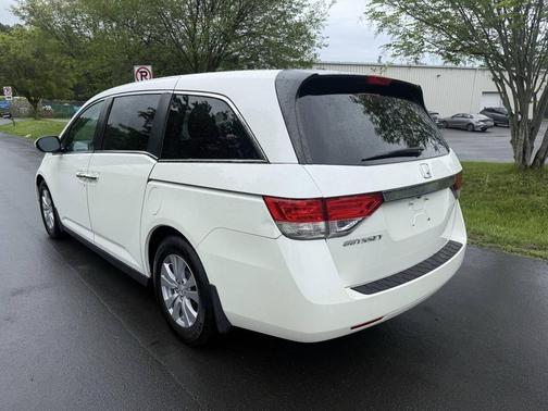 White Diamond Pearl 2016 Honda Odyssey EX-L