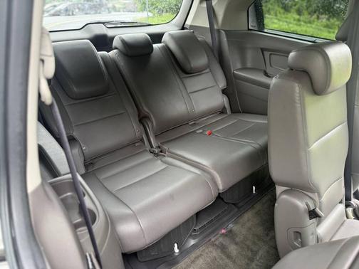 White Diamond Pearl 2016 Honda Odyssey EX-L