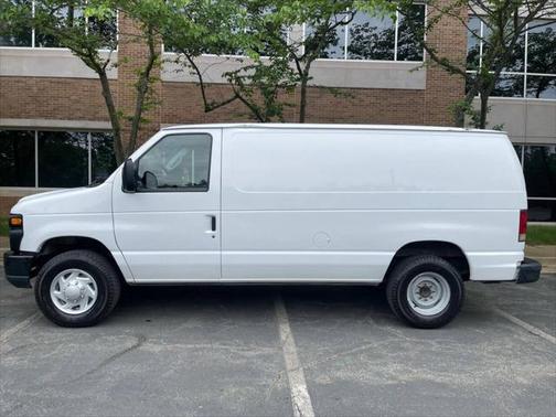 2013 Ford E350 Super Duty Cargo