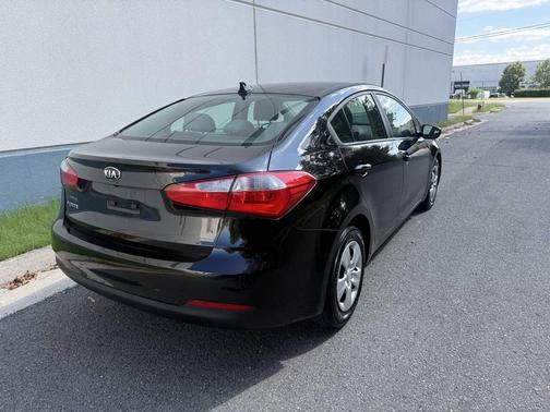 Aurora Black Pearl 2016 Kia Forte LX