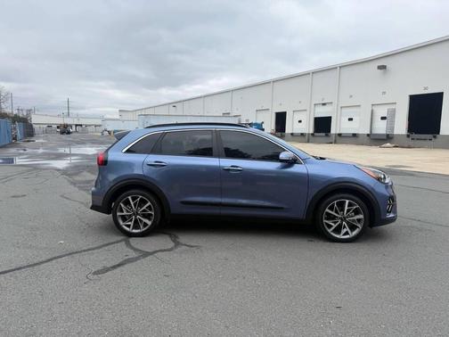 2022 Kia Niro Touring SE