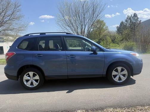 Quartz Blue Pearl 2016 Subaru Forester 2.5i Premium