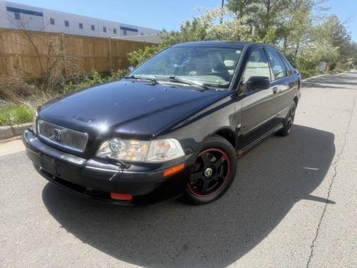 Black 2002 Volvo S40 Base