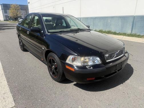 Black 2002 Volvo S40 Base