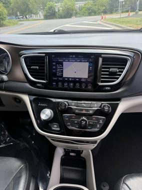 Billet Silver Metallic Clearcoat 2019 Chrysler Pacifica Touring-L Plus