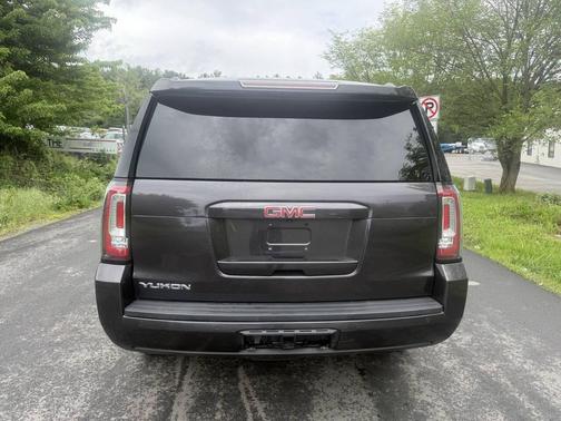 Gray 2018 GMC Yukon SLT