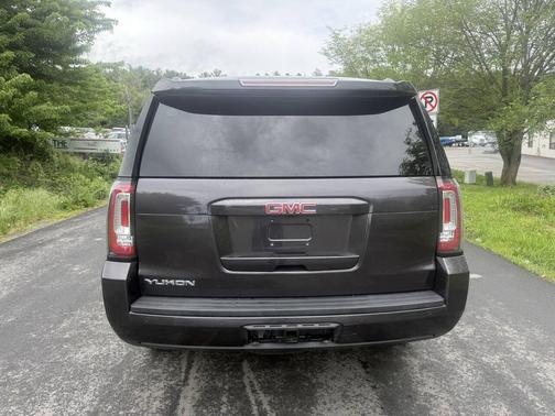Gray 2018 GMC Yukon SLT