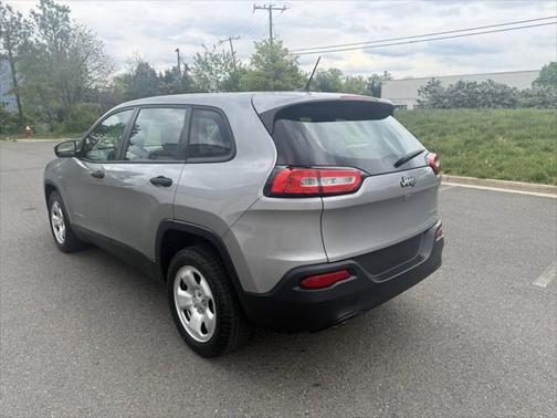 2016 Jeep Cherokee Sport