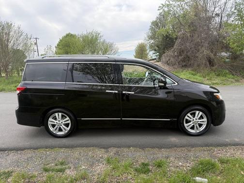 Black 2011 Nissan Quest SL