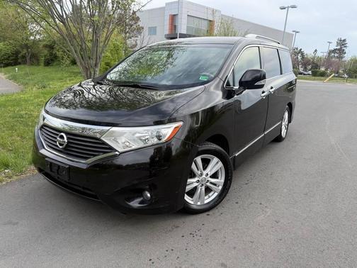 Black 2011 Nissan Quest SL