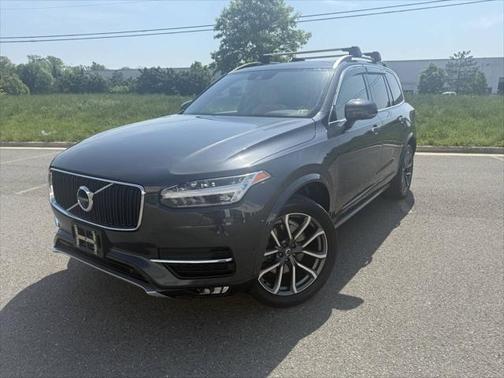2017 Volvo XC90 T6 Momentum